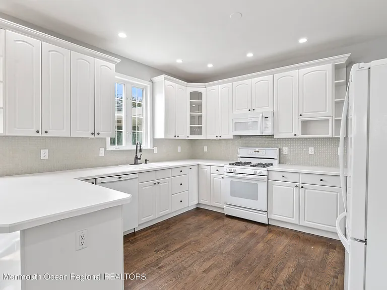 74 Seaview Ave — Photo 32