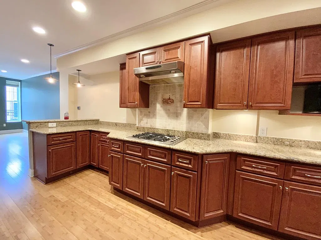 1443 Covington St — Photo 3