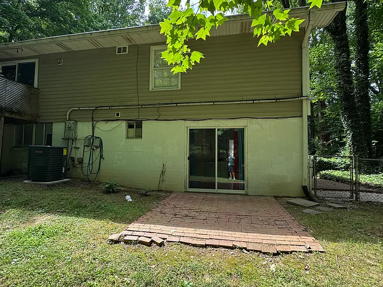 8718 Rollingwood Rd #B — Photo 19