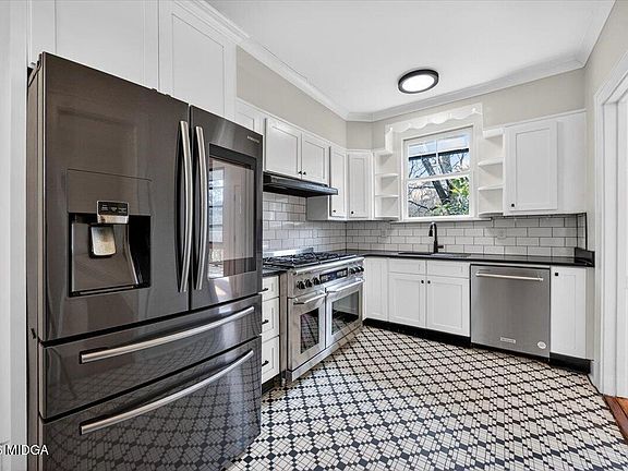 5th image of 3260 Vista Cir