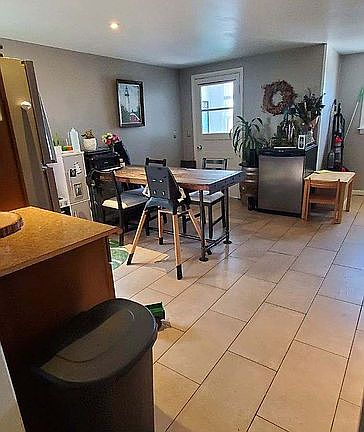 3rd image of 5322 W Cuyler Ave #2