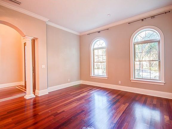 4th image of 4620 Lamb Ave