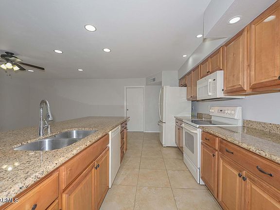 3rd image of 3031 W CAMPO BELLO Drive