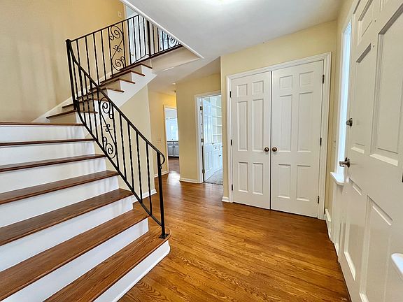 Entry Foyer to office & kitchen