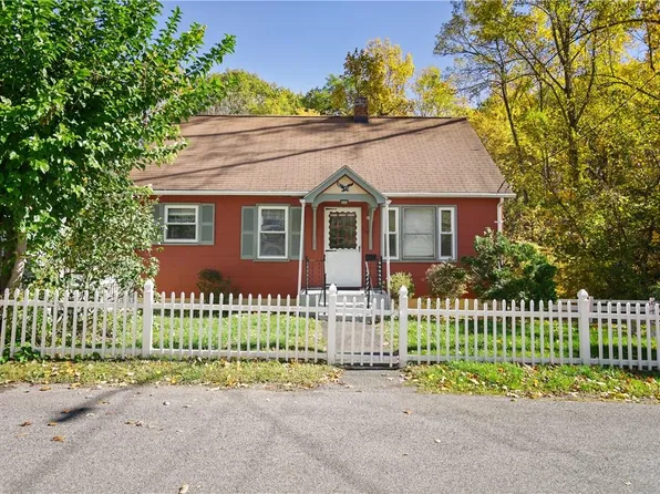 129 Mearns Ave, Highland Falls, NY 10928