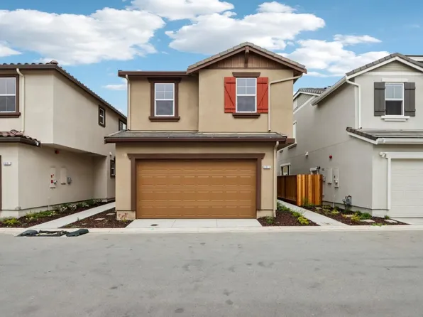 2211 Daisy Dr, Hollister, CA 95023