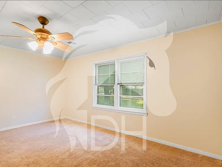 450 N Miller St — Photo 19