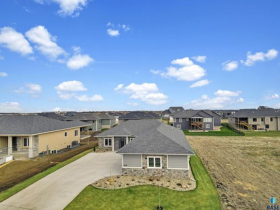 4th image of 6600 E Fieldview St