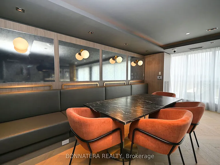 405 Dundas St W #319 — Photo 39