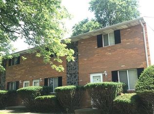 6664 Amsel Ave NE APT 4, Canton, OH 44721
