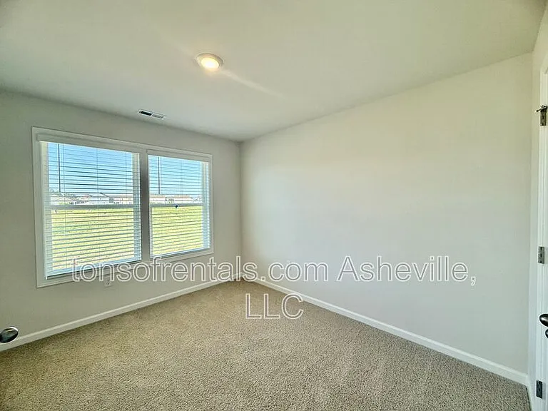 216 Valley Breeze Rd — Photo 31