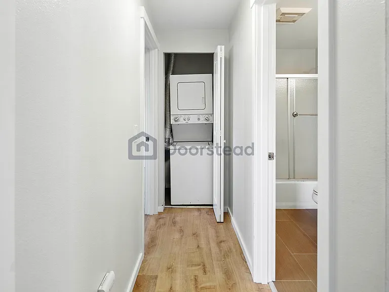 601 Summit Ave E #401 — Photo 24