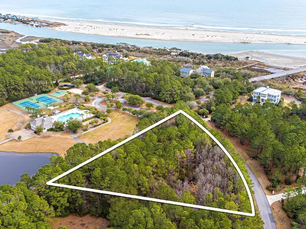 2833 Vanderbilt Blvd., Pawleys Island, SC 29585