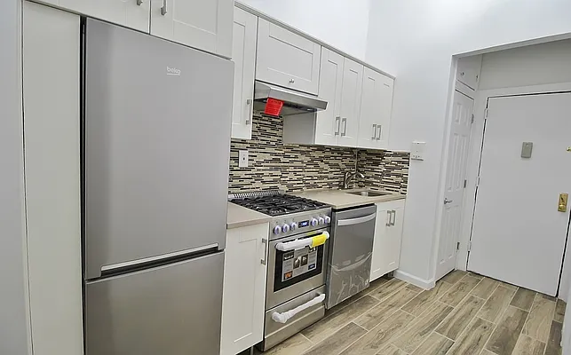 Rented by Julianna Realty Corp | media 2