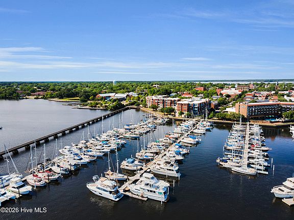 3rd image of 336 Sky Sail Boulevard