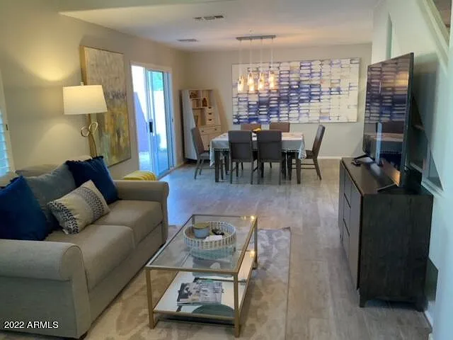 2 bed, 2.5 bath, 1473 sqft, $3,000 — Photo 3
