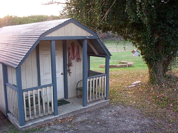 workshop could be guesthouse