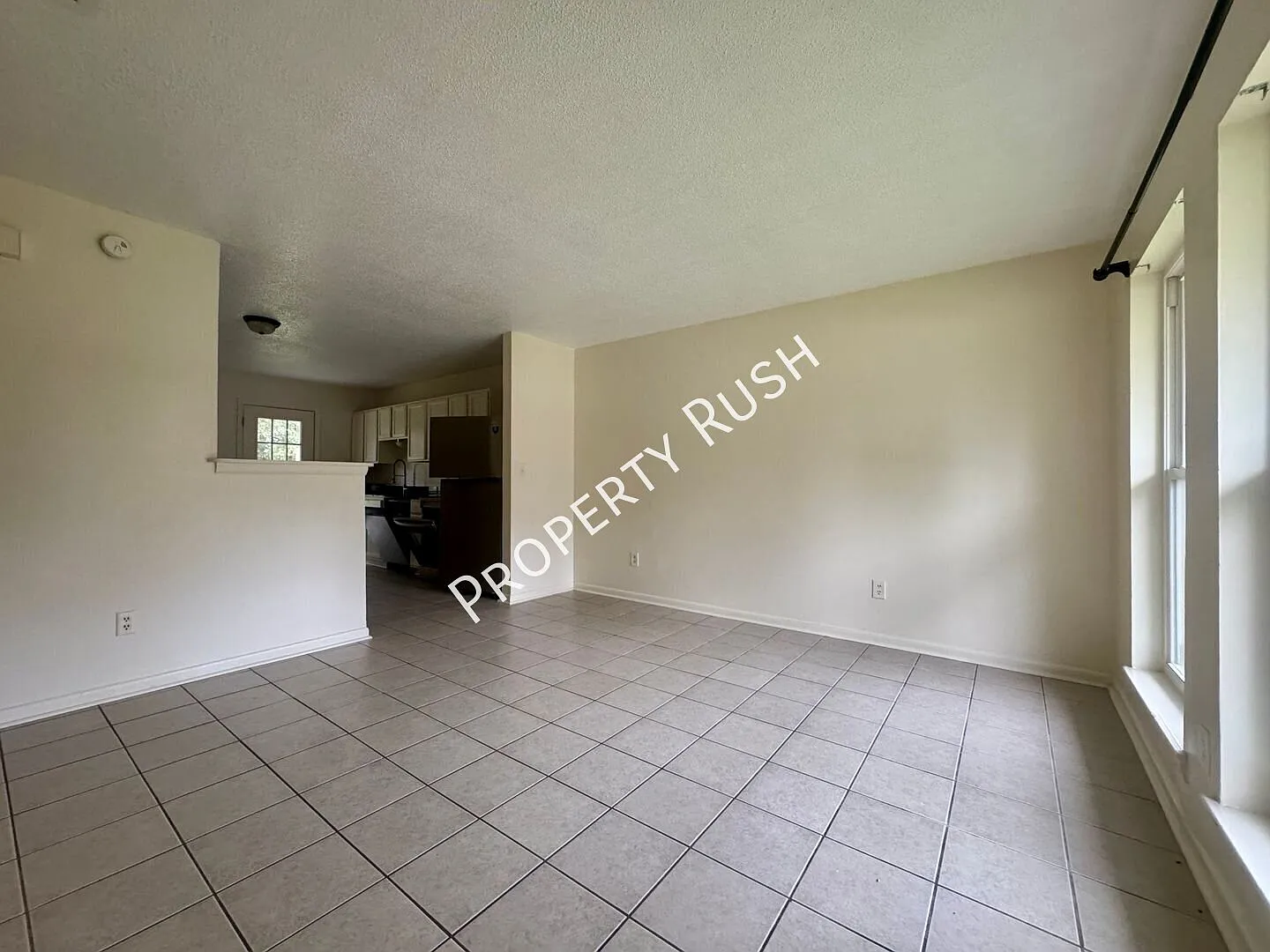 9330 Lancer Ln. - Charming 2 bed/1 bath duplex unit in East Brainerd! $1,395/mo. — Photo 3