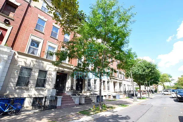 Rented by null | media 33