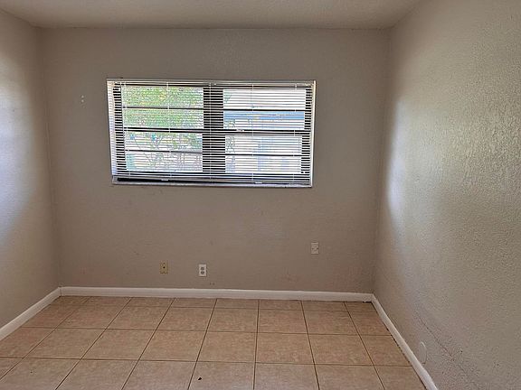 3rd image of 50 NW 8th Ave #1-2