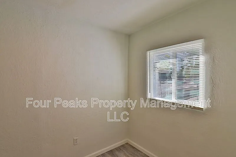 2 bed, 1.0 bath, 750 sqft, $1,275 — Photo 4