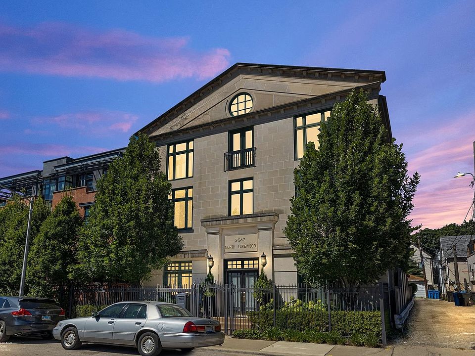 1st image of 2642 N Lakewood Ave