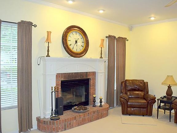 5th image of 1365 Banbury Ct