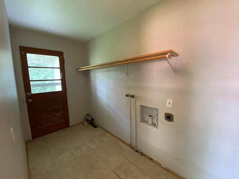 16 Queensway Dr — Photo 5