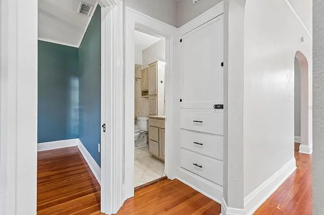 310 E Paris St — Photo 6