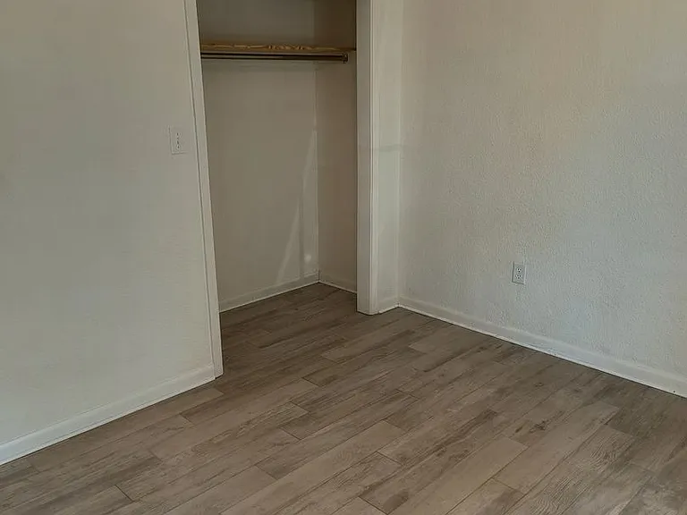 300 Bayou Blvd #113 — Photo 22
