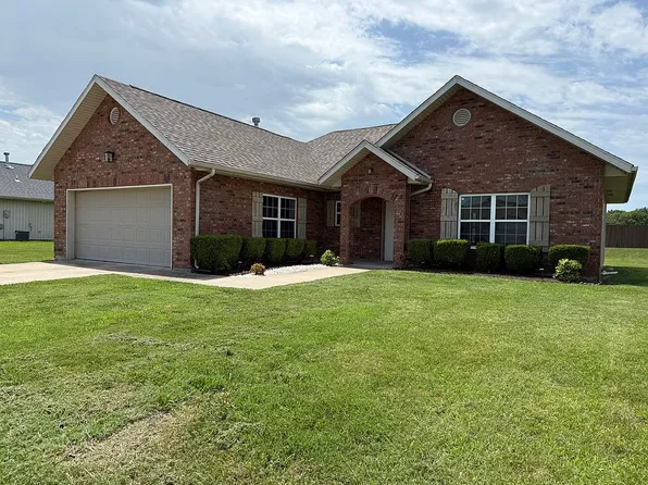 5549 S Aspen Dr, Battlefield, MO 65619