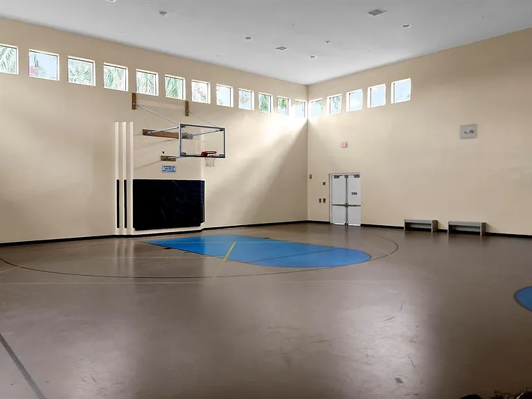 9022 Dupont Pl — Photo 32