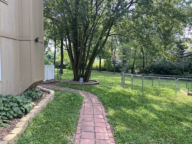 3 bed, 1415 sqft, $1,695 — Photo 4