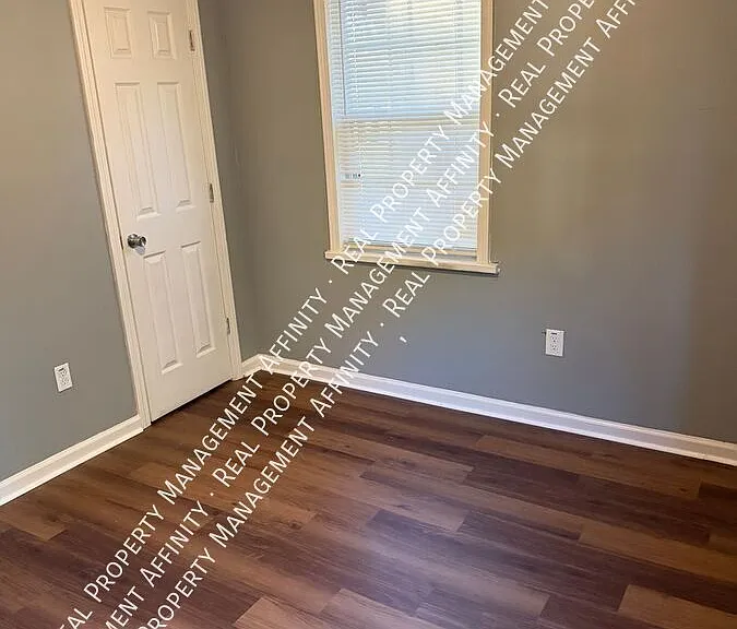 1753 Bismark St #B — Photo 14