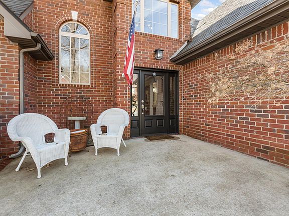 2nd image of 2718 Taylor Dr