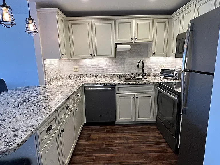 1 bed, 723 sqft, $2,500 — Photo 4