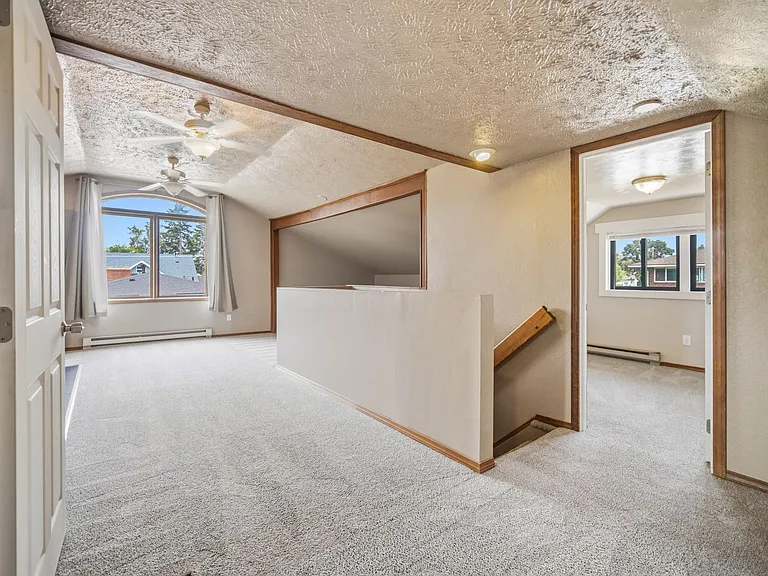 5703 N Regal St — Photo 41