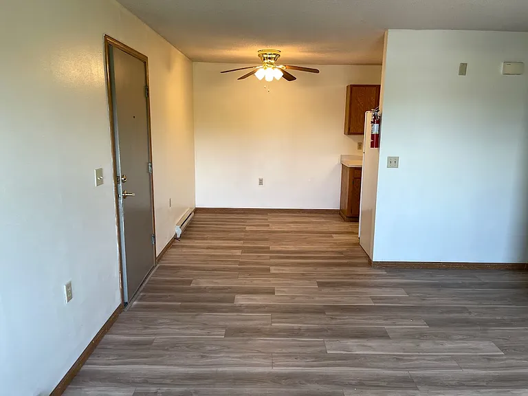 Kemper Manor Apartments — Photo 8