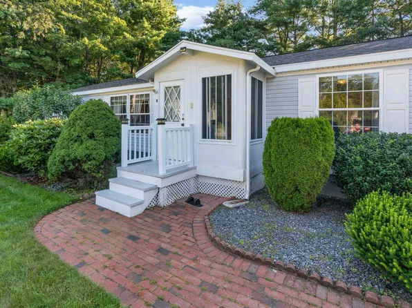 8 Butland Avenue, Seabrook, NH 03874