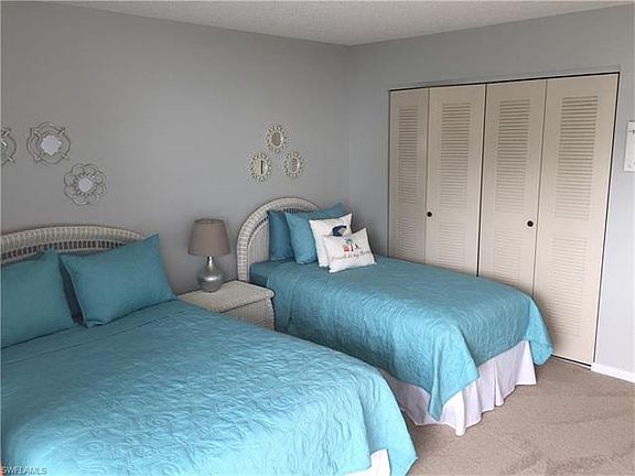 5th image of 440 Seaview Ct APT 1511