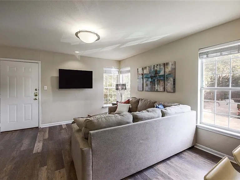 7685 Northcross Dr #125 — Photo 7