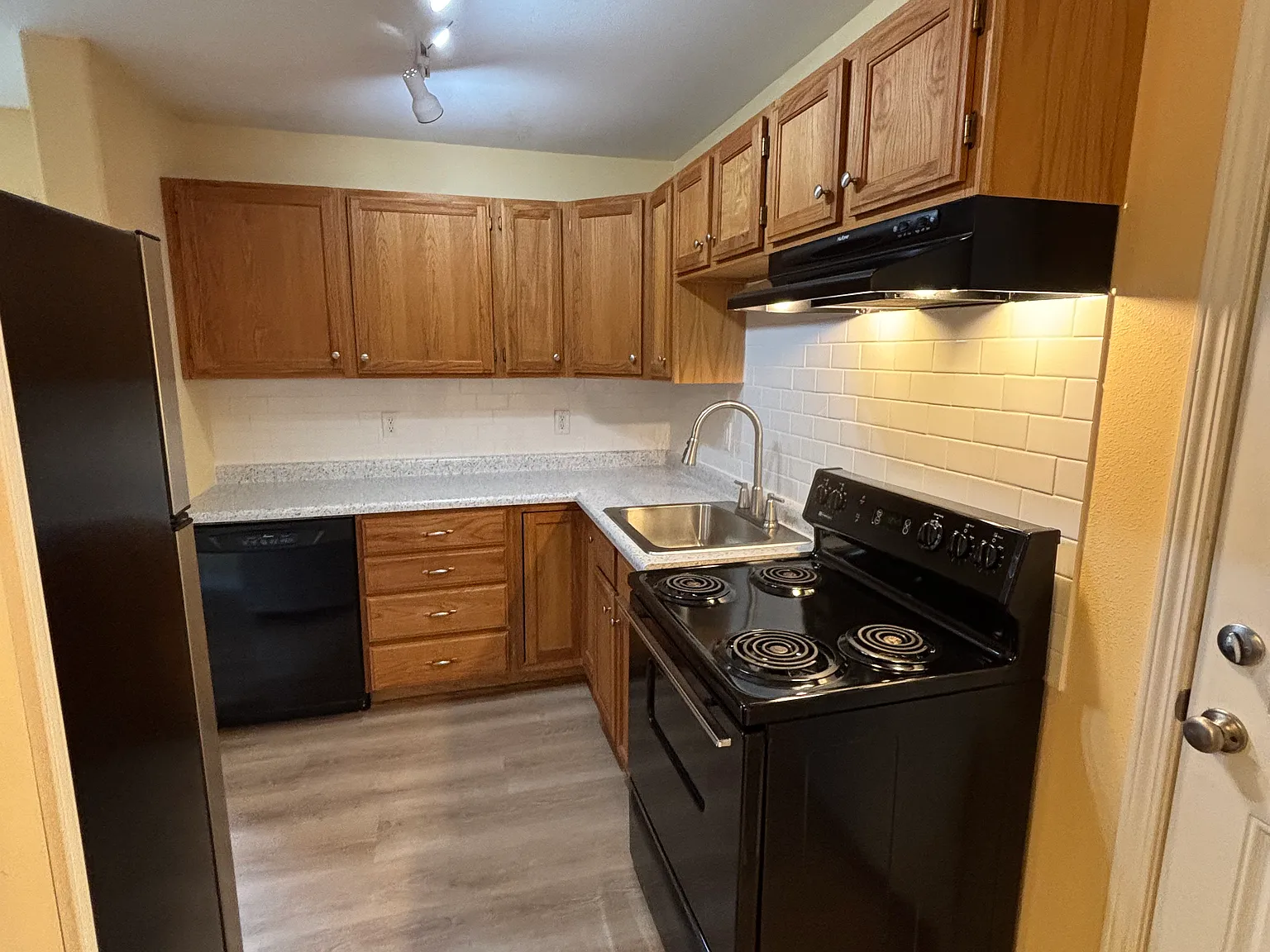 1 bed, 480 sqft, $1,200 — Photo 2