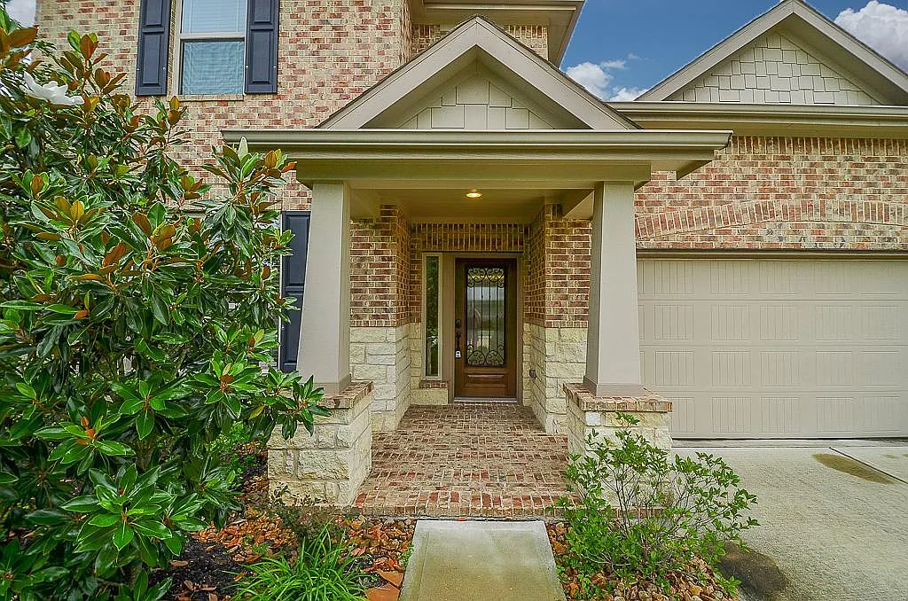 4 bed, 3.0 bath, 2765 sqft, $2,800 — Photo 2