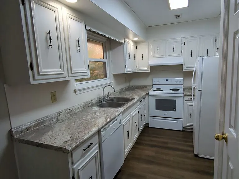 4669 Cary Ln — Photo 5