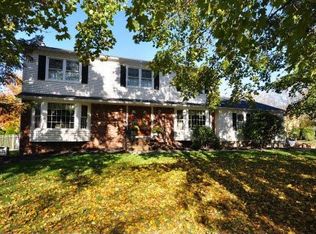39 Tanglewood Dr, East Hanover, NJ 07936