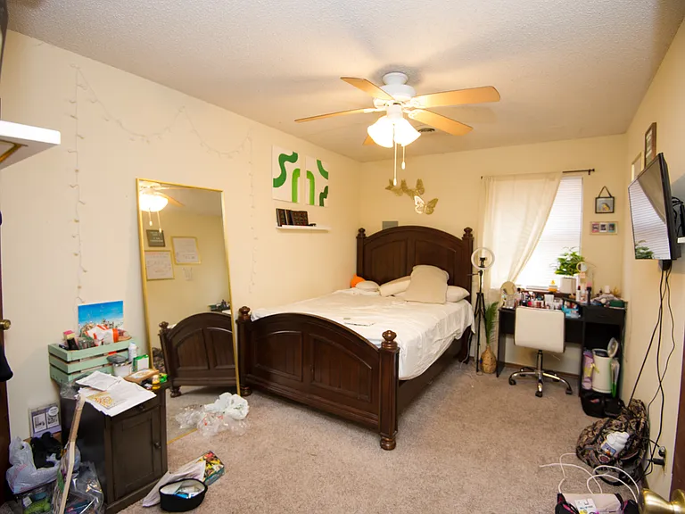 417 S Hester St #2 — Photo 4