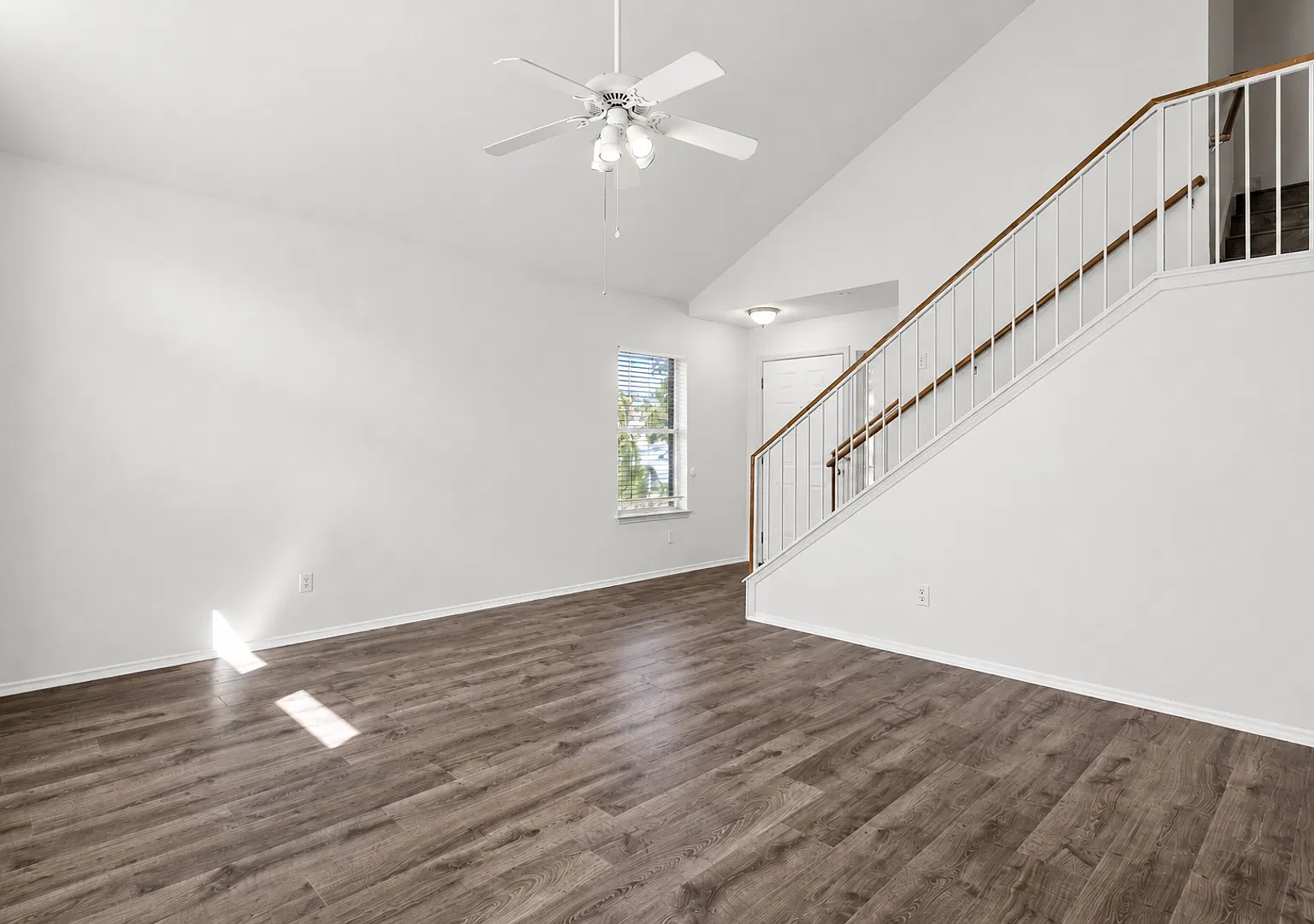 Beautiful 3-Bedroom Home in Cambridge | Soaring Ceilings, No Carpet & Huge Backyard! — Photo 4