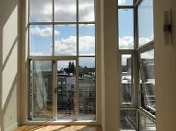 898 Metropolitan Avenue image 1 of 4