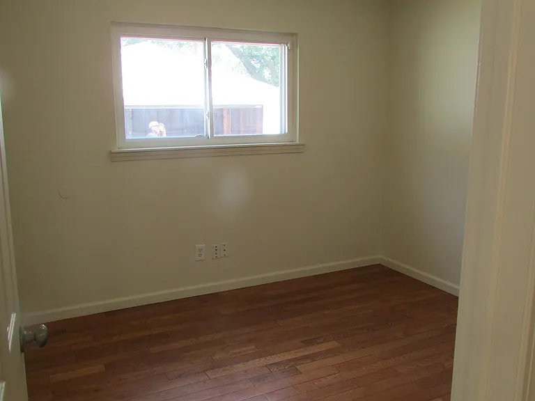 20215 Vermander Ave — Photo 12