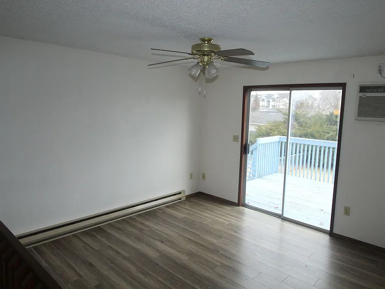 6806 N Hamilton St — Photo 3